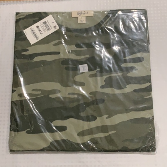 New Women’s Camo Print Sleeveless Top - Picture 2 of 12